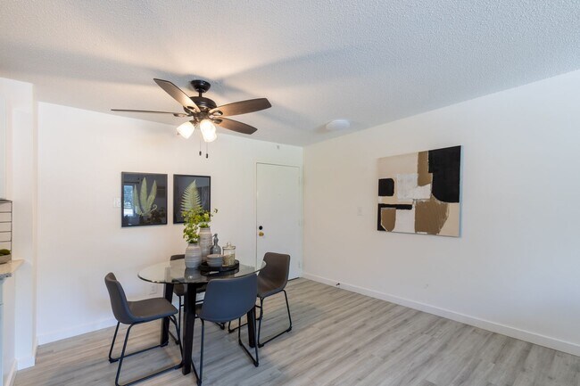 Building Photo - The Oaks | Deluxe 1 Bedroom Unit