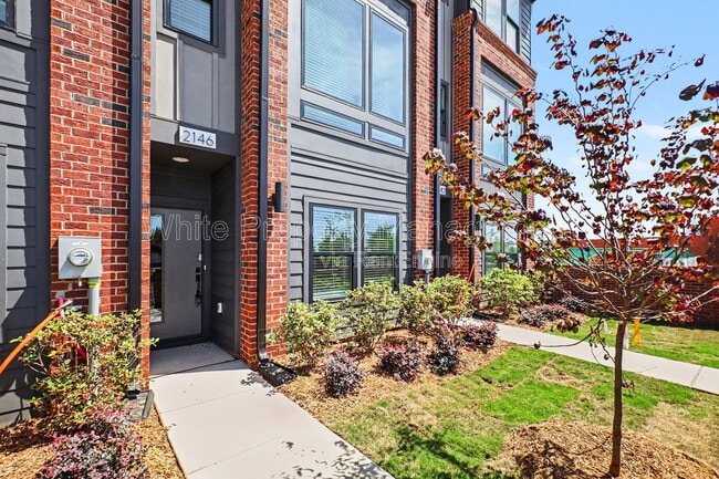 Foto del edificio - 2146 N Graham St