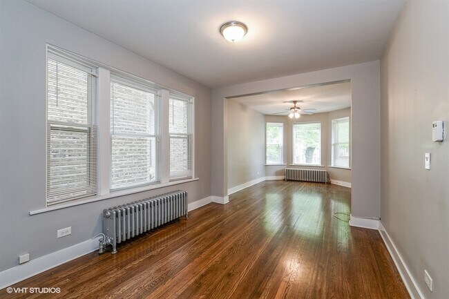 Building Photo - 3927 N St Louis Ave