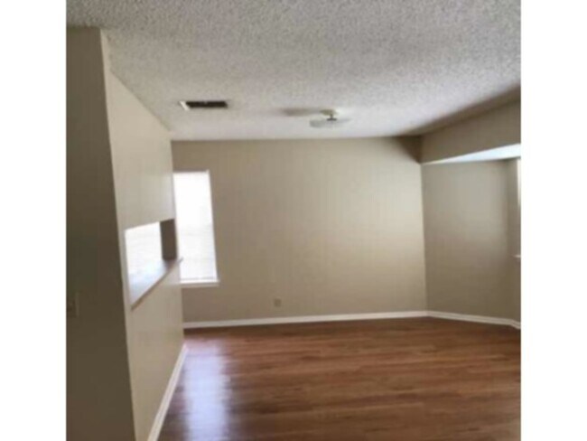 Foto del edificio - 7904 Mallow