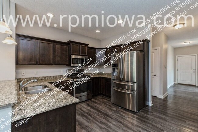 Foto del edificio - LARGE PRAIRIE TRAIL HOME!! 4 Bedroom, 3.5 ...