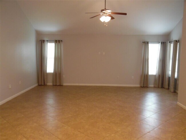 Building Photo - 1217 Peregrine Way