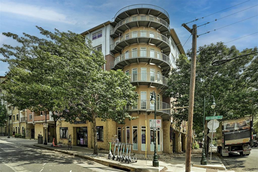 Foto principal - 910 W 25th St