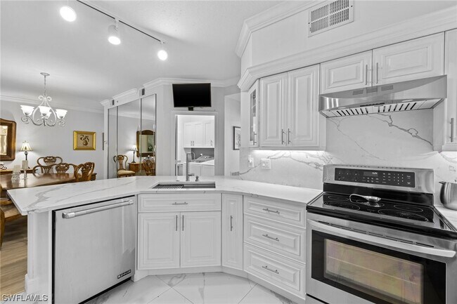 Building Photo - 2120 Cay Lagoon Dr