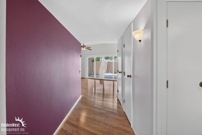 Foto del edificio - Spacious 2Bdm 2Ba Sun City Home with Vaulted Ceilings, Private Covered Patio & Garage! 55+ Community