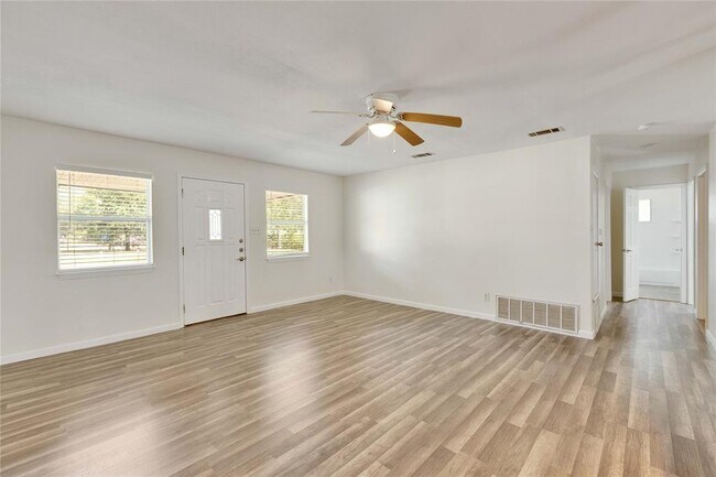 Building Photo - 1402 Citation Cir