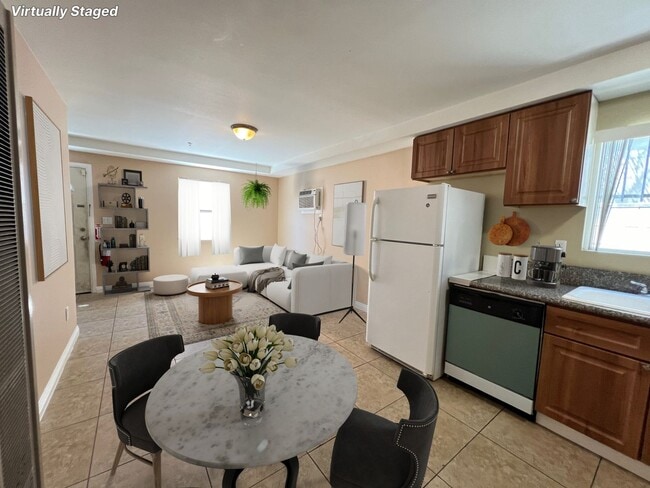 Photo - 1275 W 39th St Apartment