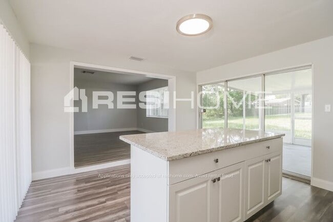 Foto del edificio - 7184 Fireside St