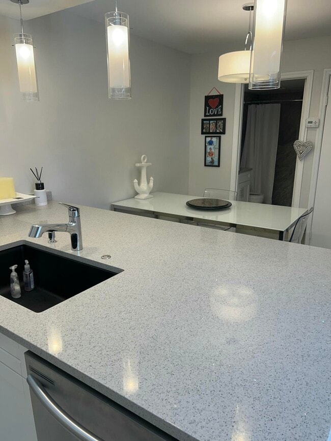 Foto del edificio - 2101 21st Ln