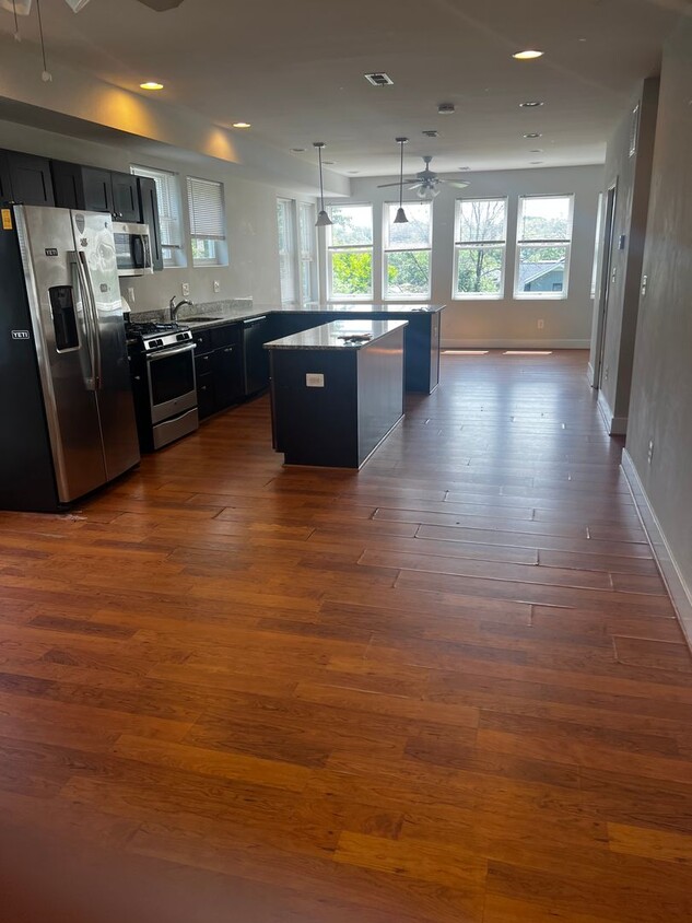Foto principal - 1427 Monroe St NE