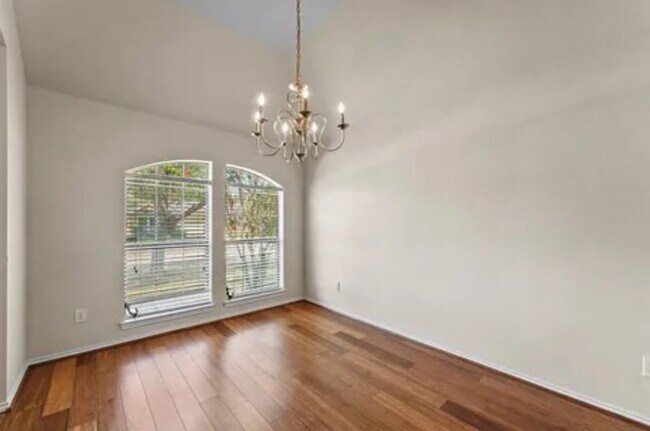 Foto del edificio - 21 Palm Desert Dr