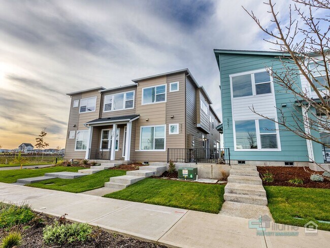 Foto del edificio - Charming 2-Bedroom, 3.5-Bathroom Home in Hillsboro