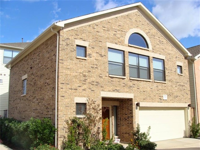 Building Photo - 3736 Main Plaza Dr