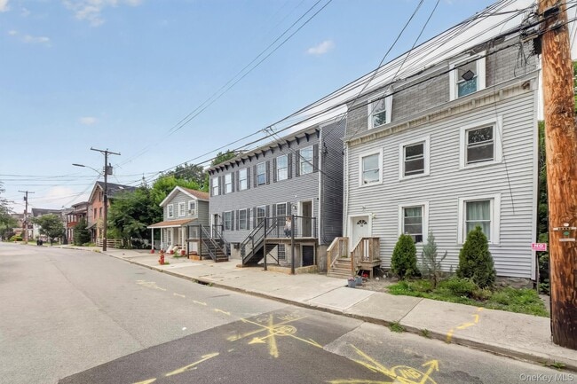 Building Photo - 68 Catharine St