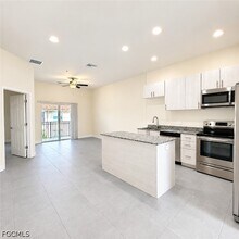 Building Photo - 3303 SW 8th Pl