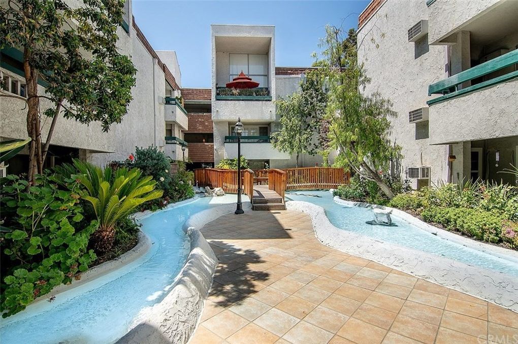 Foto principal - 355 S Los Robles Ave