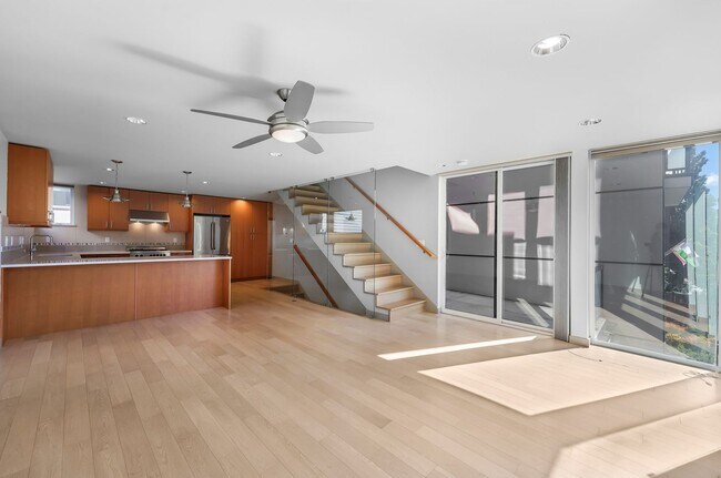 Building Photo - Fremonts Best Townhome