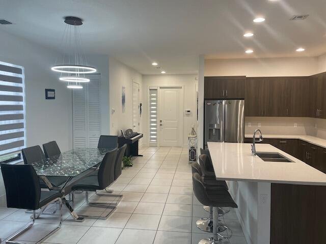Foto del edificio - 5553 Quiet Lake Pl