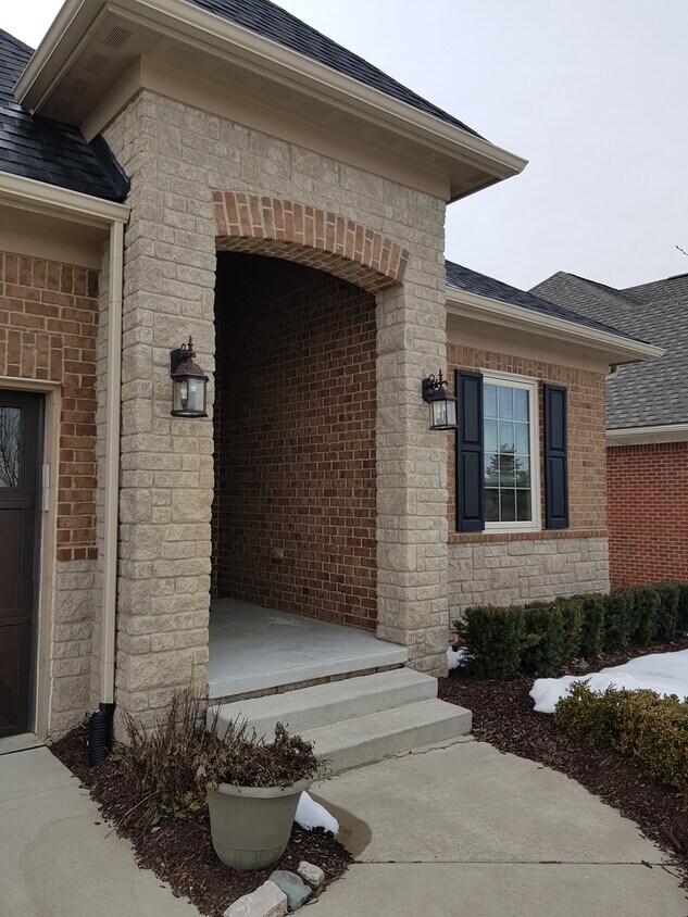 24363 Pinnacle - 24363 Pinnacle Cir