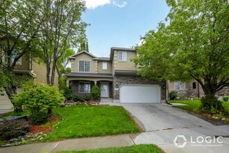 Building Photo - 10394 Bayhill Dr