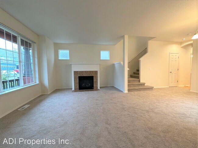 Building Photo - 3 br, 2.5 bath House - 1088 SE Portlandia Ave