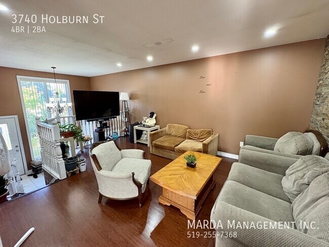 Photo du bâtiment - STUNNING 4 BED/2 BATH HOME DEVONSHIRE HTS ...