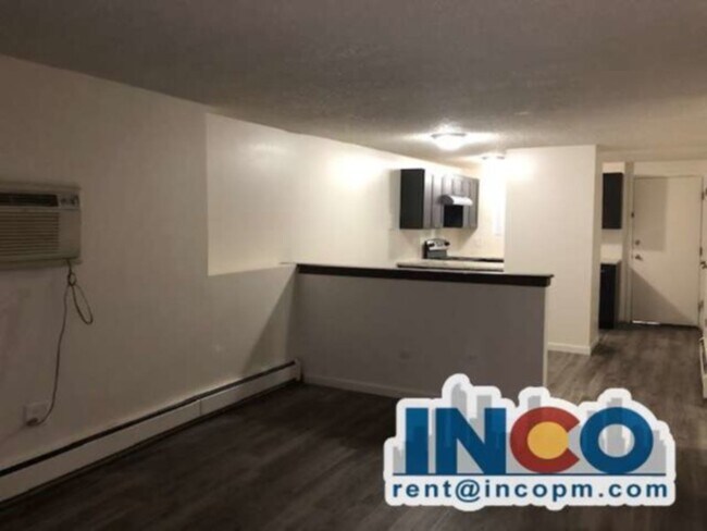 Foto del edificio - 1390 Everett Ct