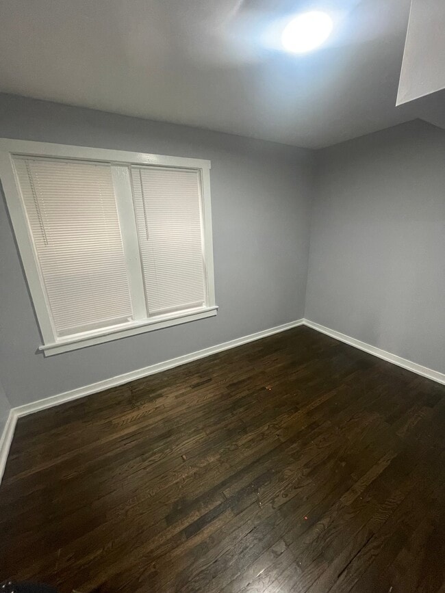 Foto del edificio - 2118 E 68th St