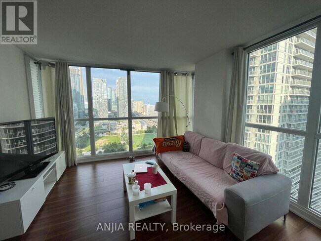 Building Photo - 85-2385 Queens Wharf Rd