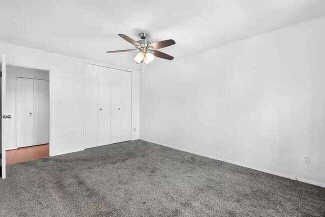 Building Photo - Lovely 1Bed 1Bath available