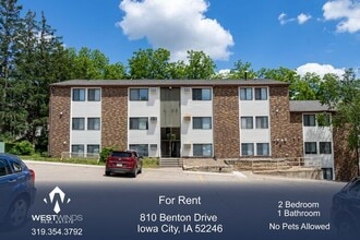 Building Photo - 810 Benton Dr