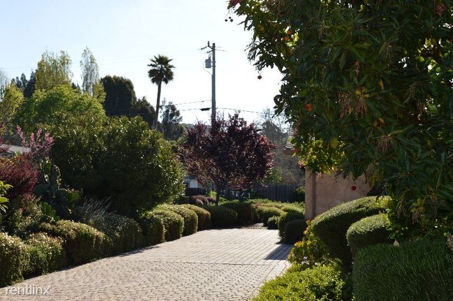 Building Photo - 8562 Carmel Valley Rd