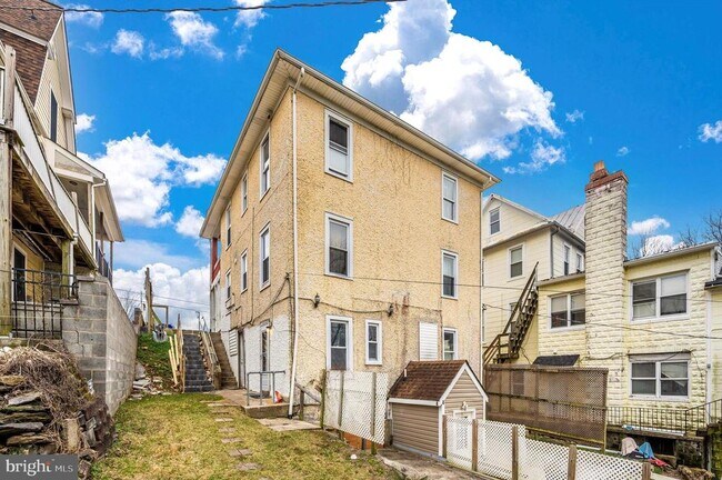 Building Photo - 6726 Jefferson Blvd