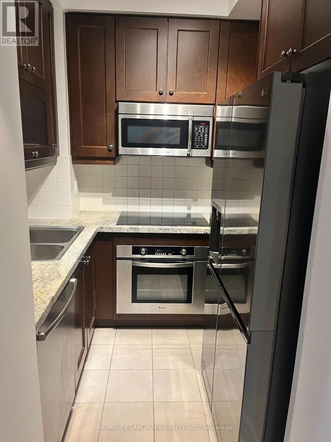 Building Photo - 35 Balmuto St