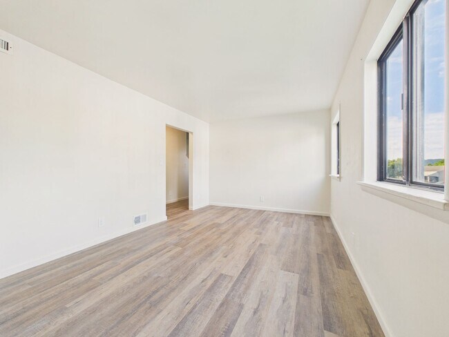 Foto del edificio - 3 Bedroom Home in Steelton