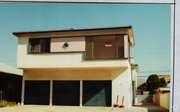 Building Photo 1996 - 1215 E 43rd Pl