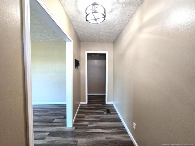 Building Photo - 6873 Brasswood Dr