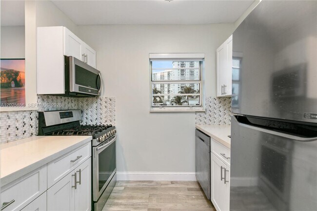 Foto del edificio - 4201 Indian Creek Dr