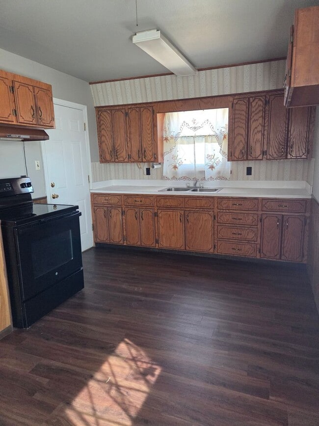 Building Photo - 516 S Park Ln