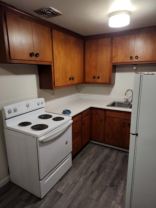 Building Photo - 1114 Western Ave