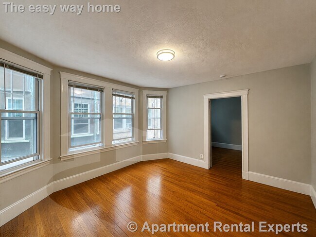Building Photo - 156-158 Summer St Unit #107