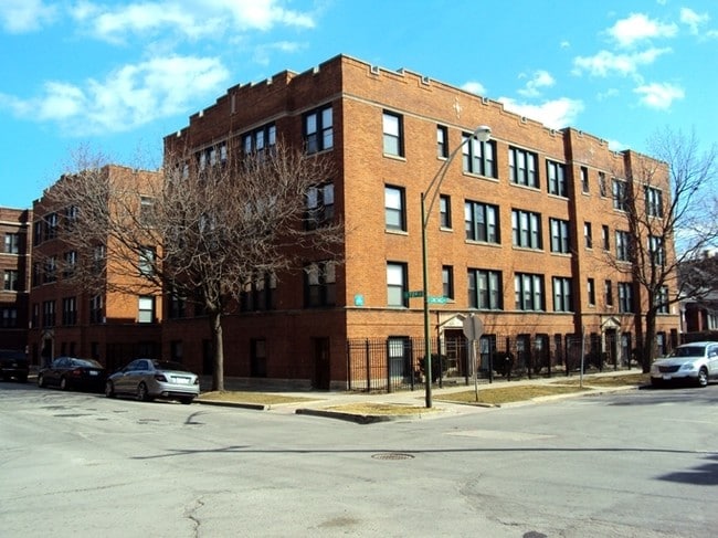 Building Photo - 7201 S Constance Ave