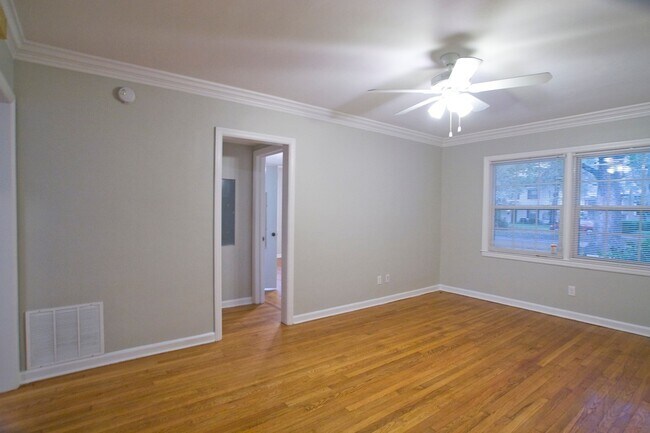 Foto del edificio - Quaint Downstairs 2 Bedroom