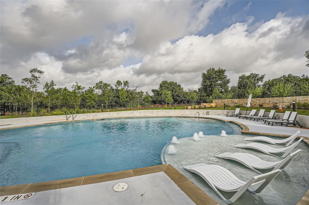 Primary Photo - 4802 S Congress Ave