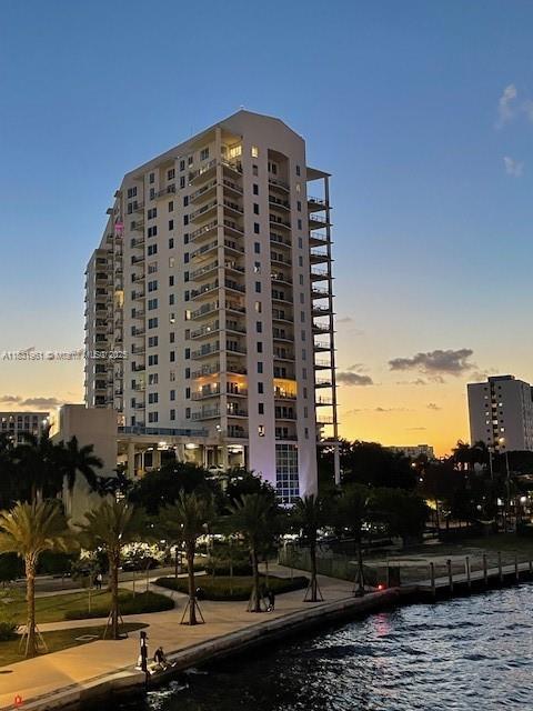 Foto principal - 10 SW South River Dr