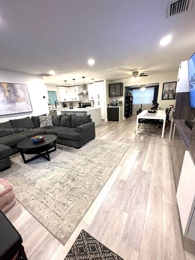 Foto del edificio - 2751 SW 4th Ct