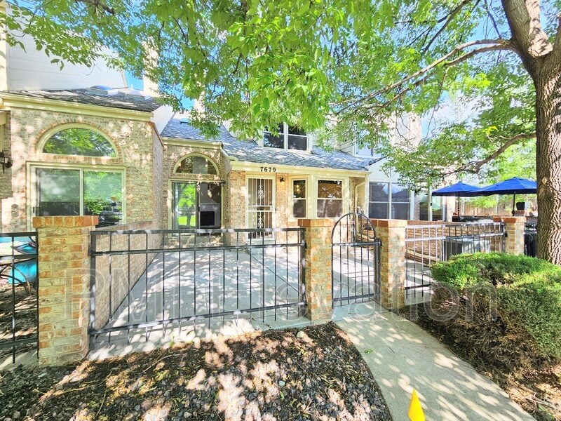 7670 S Cove Cir, Centennial, CO 80122 Townhome Rentals in Centennial