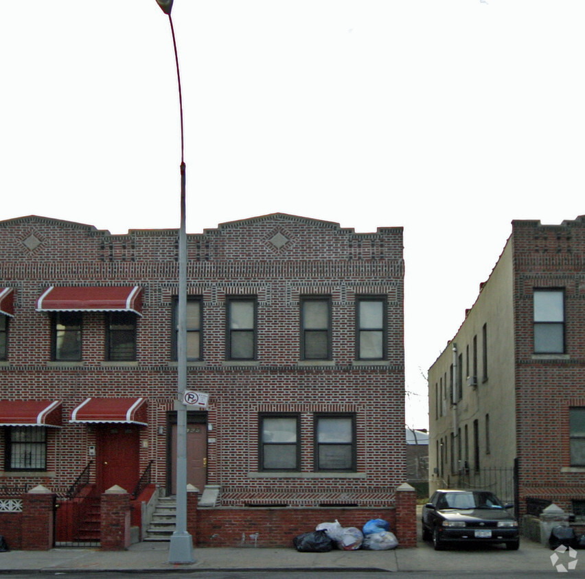 Primary Photo - 1166 E New York Ave