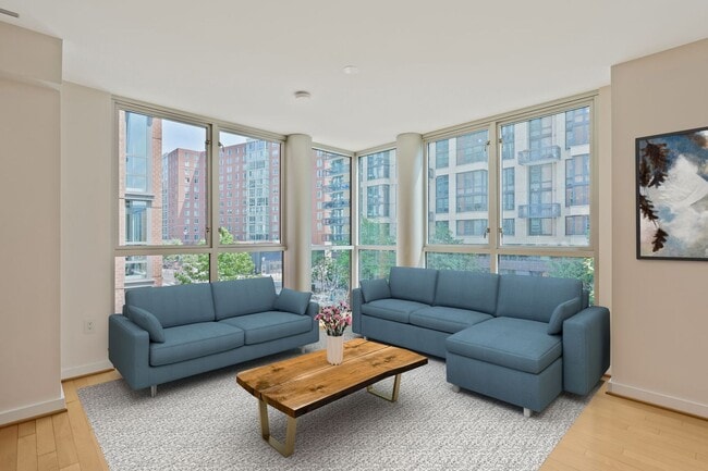 Building Photo - Modern 2br/2ba at Navy Yard