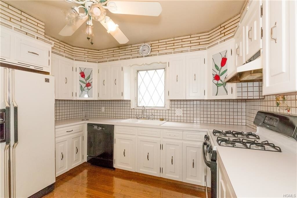 Kitchen - 51 Park Pl